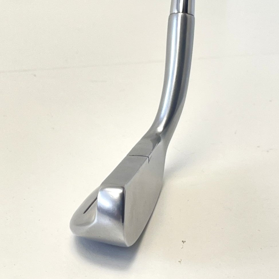 Wilson Staff 8813 - Bladed Putter - R/H 35"