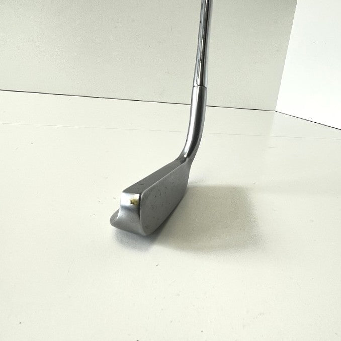 The Wilson 8802 - Bladed Putter - R/H 35"