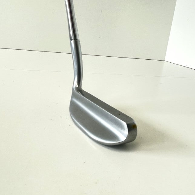 The Wilson 8802 - Bladed Putter - R/H 35"