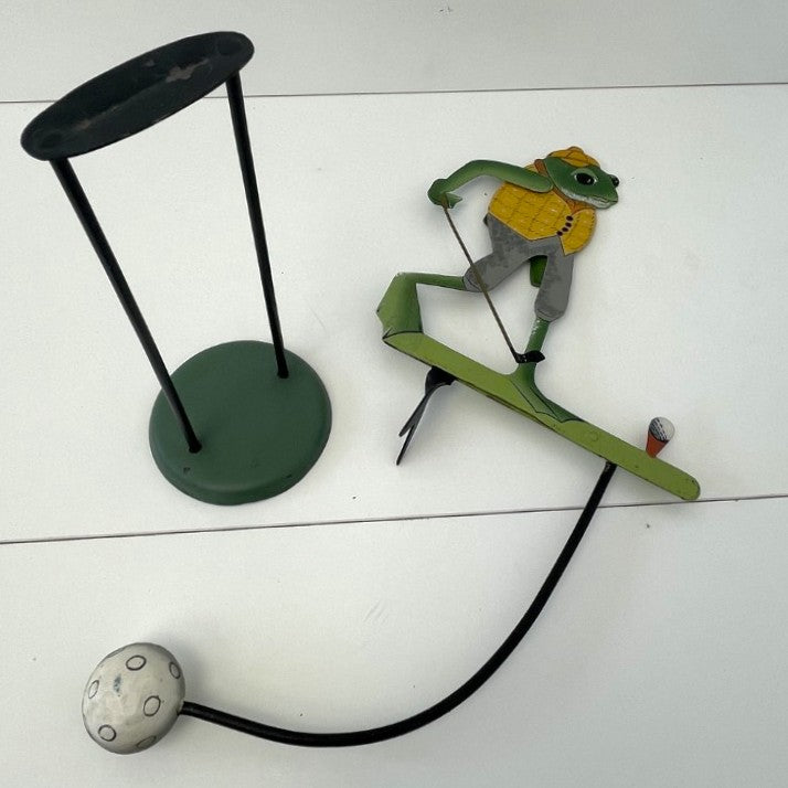 Pendulum Balance Figure - Golfing Frog